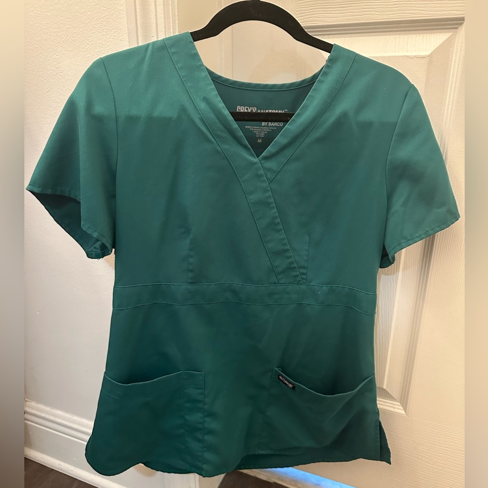 Women’s hunter green scrub top